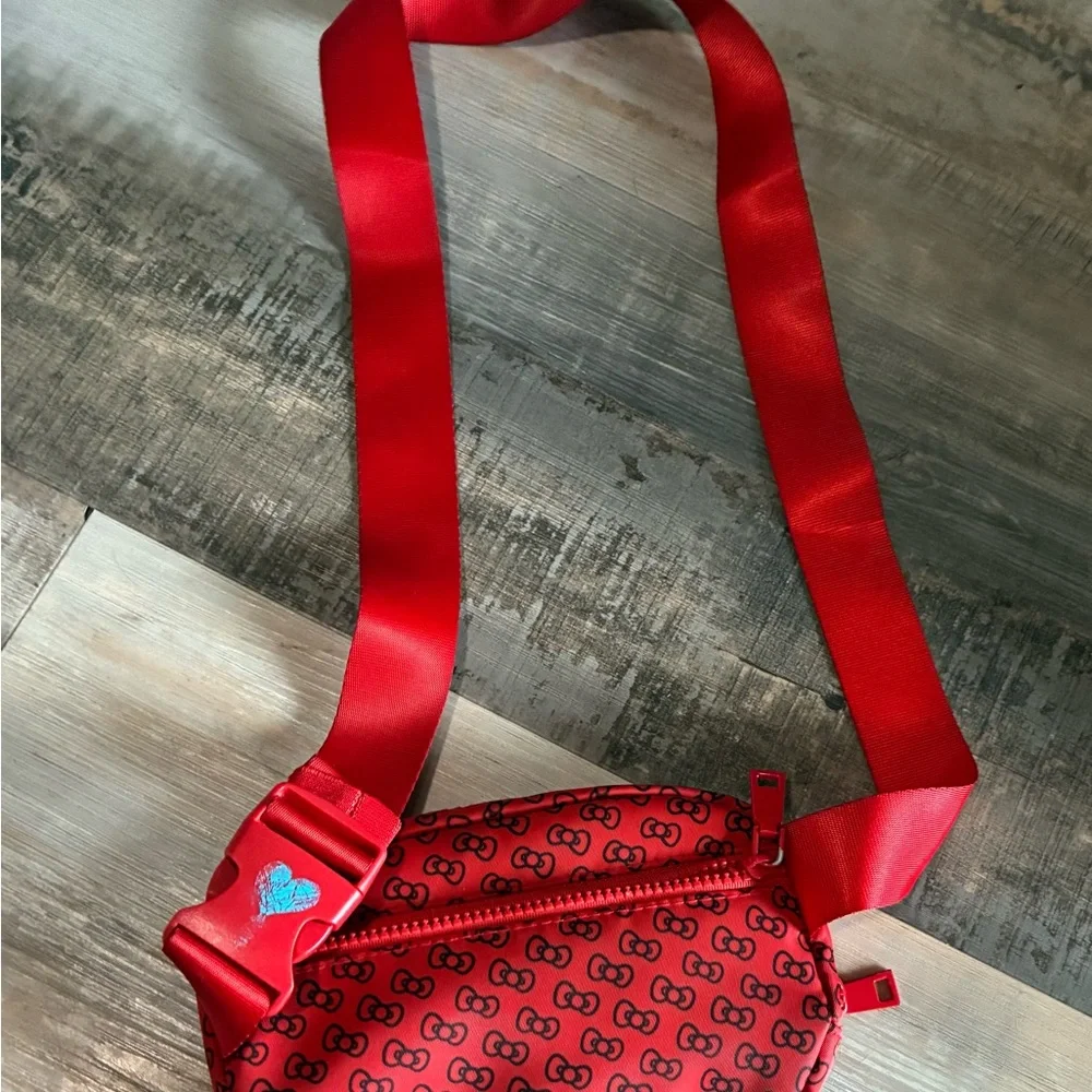 Hello Kitty Red Fanny pack - Picture 2 of 8